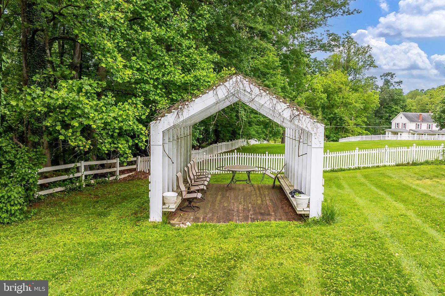 13310 COMPTON RD, CLIFTON, Virginia 20124, 5 Bedrooms Bedrooms, ,4 BathroomsBathrooms,Residential,For sale,13310 COMPTON RD,VAFX2235948 MLS # VAFX2235948