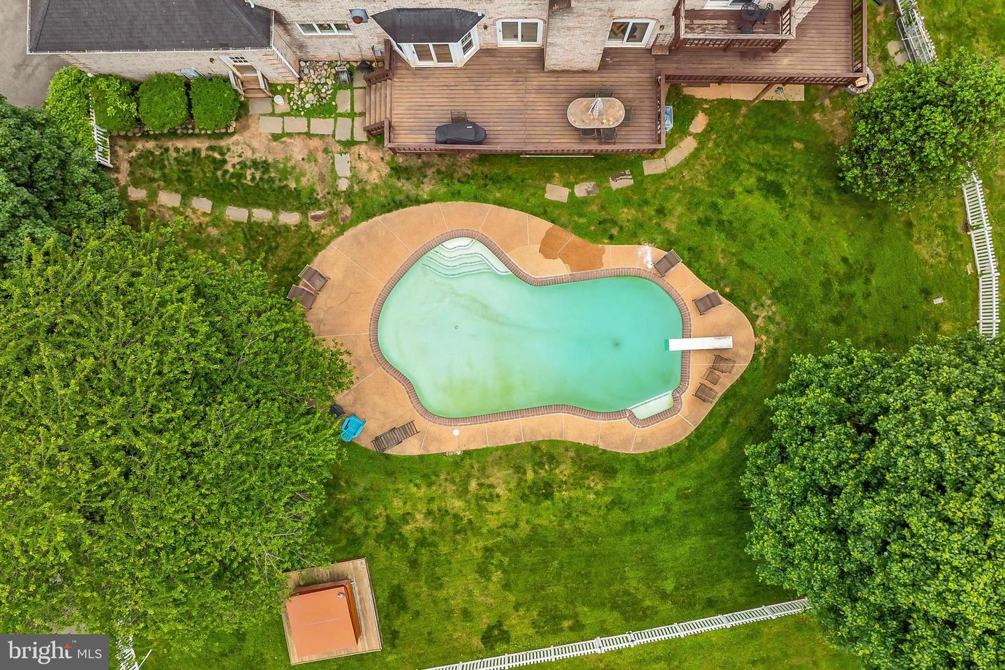 13310 COMPTON RD, CLIFTON, Virginia 20124, 5 Bedrooms Bedrooms, ,4 BathroomsBathrooms,Residential,For sale,13310 COMPTON RD,VAFX2235948 MLS # VAFX2235948