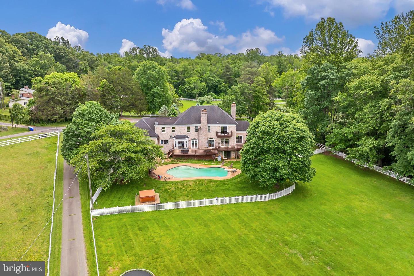 13310 COMPTON RD, CLIFTON, Virginia 20124, 5 Bedrooms Bedrooms, ,4 BathroomsBathrooms,Residential,For sale,13310 COMPTON RD,VAFX2235948 MLS # VAFX2235948