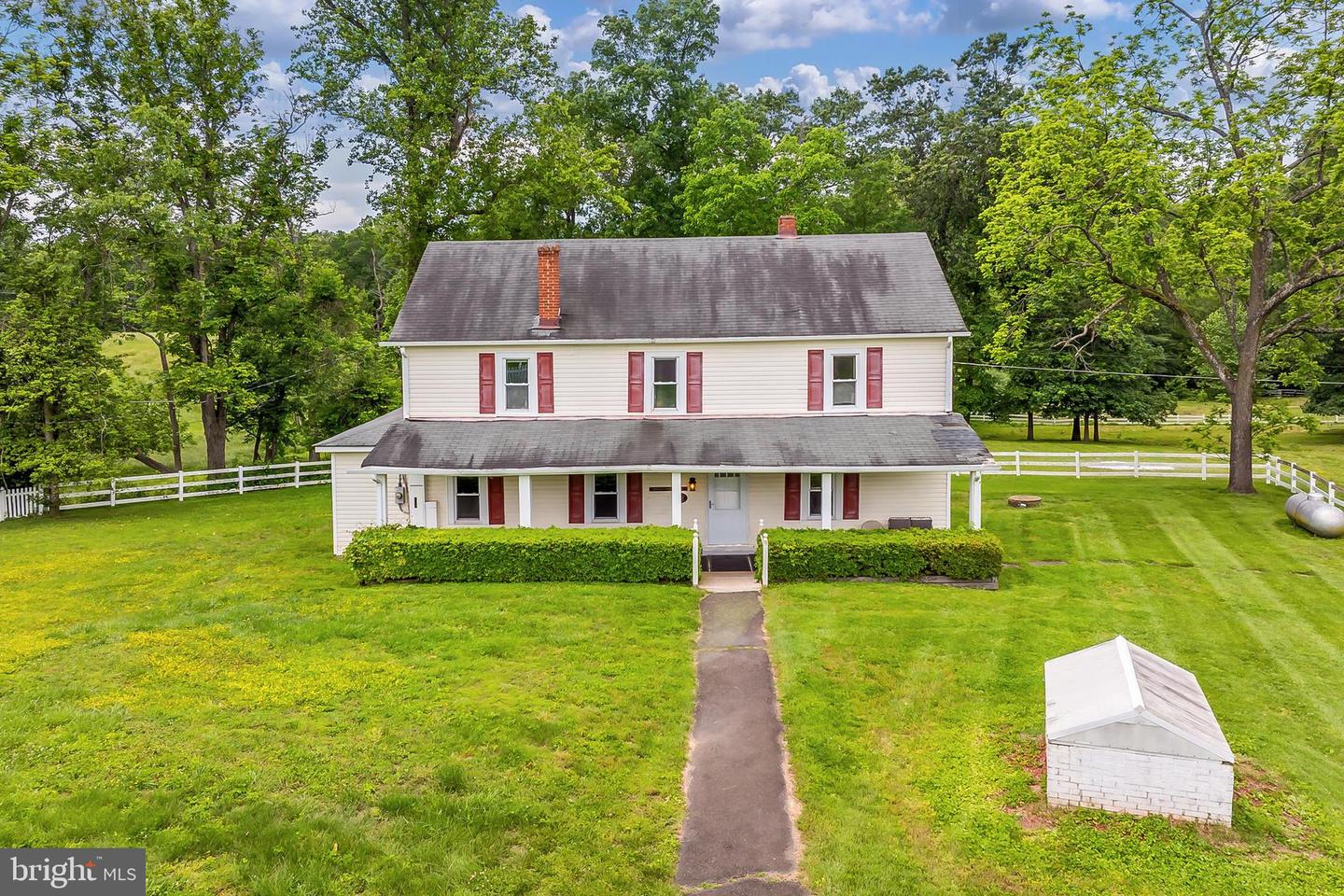 13310 COMPTON RD, CLIFTON, Virginia 20124, 5 Bedrooms Bedrooms, ,4 BathroomsBathrooms,Residential,For sale,13310 COMPTON RD,VAFX2235948 MLS # VAFX2235948