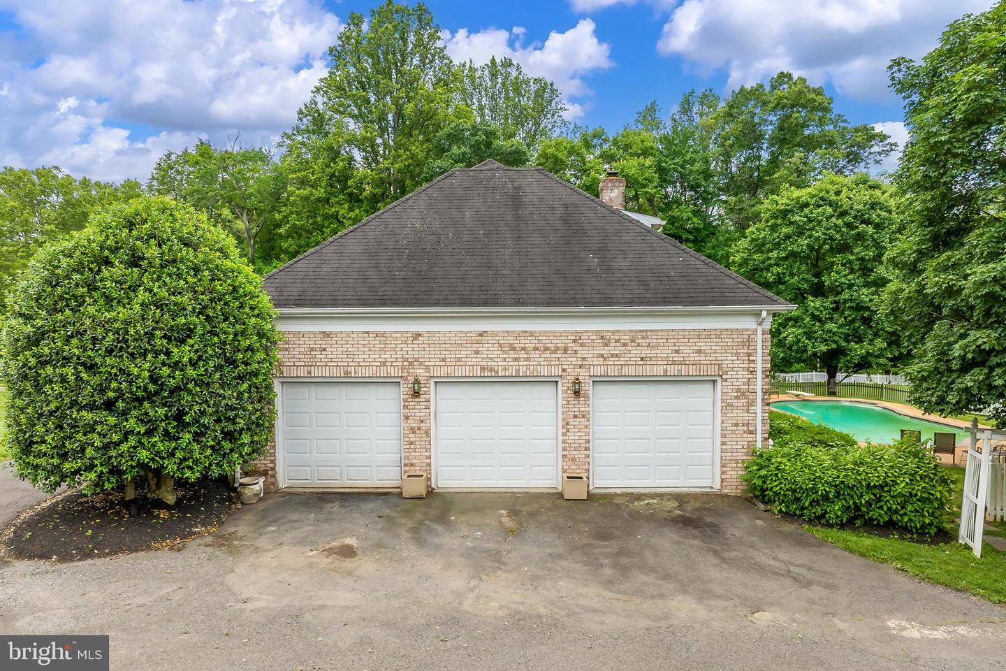 13310 COMPTON RD, CLIFTON, Virginia 20124, 5 Bedrooms Bedrooms, ,4 BathroomsBathrooms,Residential,For sale,13310 COMPTON RD,VAFX2235948 MLS # VAFX2235948