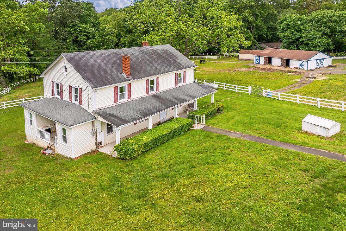 13310 COMPTON RD, CLIFTON, Virginia 20124, 5 Bedrooms Bedrooms, ,4 BathroomsBathrooms,Residential,For sale,13310 COMPTON RD,VAFX2235948 MLS # VAFX2235948