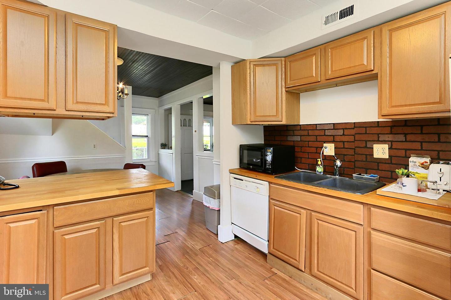 13310 COMPTON RD, CLIFTON, Virginia 20124, 5 Bedrooms Bedrooms, ,4 BathroomsBathrooms,Residential,For sale,13310 COMPTON RD,VAFX2235948 MLS # VAFX2235948