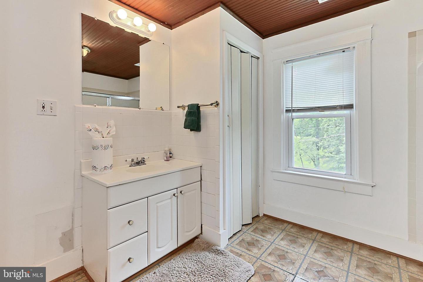 13310 COMPTON RD, CLIFTON, Virginia 20124, 5 Bedrooms Bedrooms, ,4 BathroomsBathrooms,Residential,For sale,13310 COMPTON RD,VAFX2235948 MLS # VAFX2235948