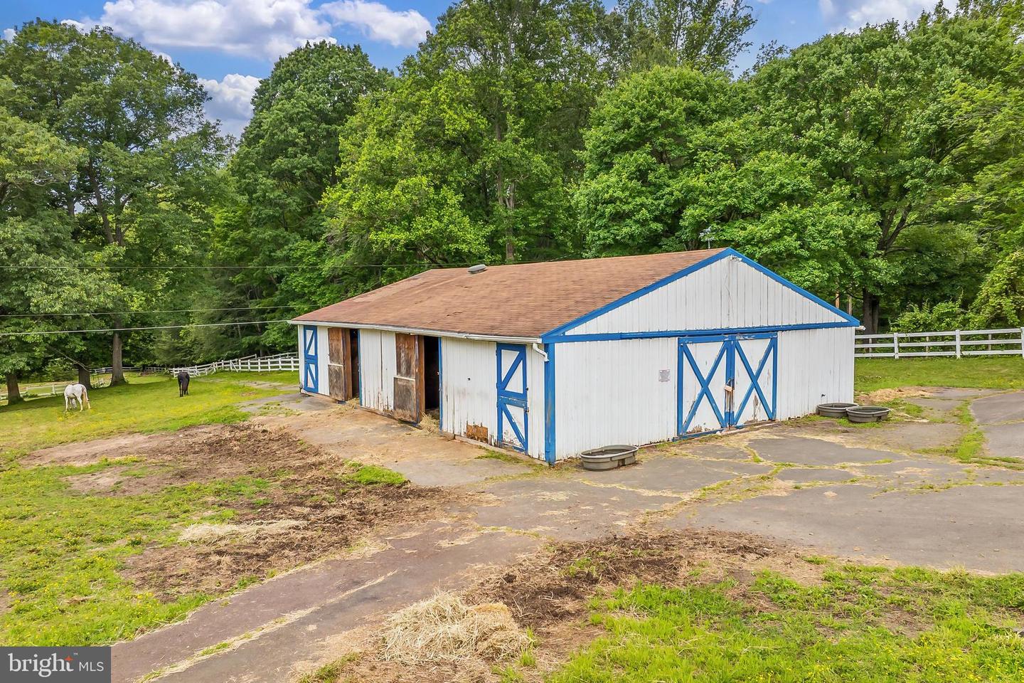 13310 COMPTON RD, CLIFTON, Virginia 20124, 5 Bedrooms Bedrooms, ,4 BathroomsBathrooms,Residential,For sale,13310 COMPTON RD,VAFX2235948 MLS # VAFX2235948