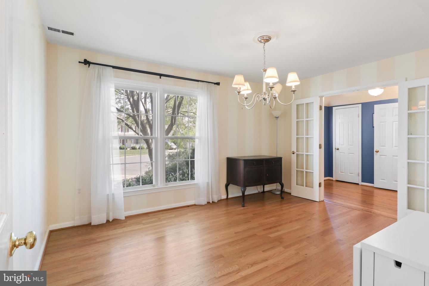 1602 BLACKSMITH LN, HERNDON, Virginia 20170, 5 Bedrooms Bedrooms, ,3 BathroomsBathrooms,Residential,For sale,1602 BLACKSMITH LN,VAFX2237040 MLS # VAFX2237040