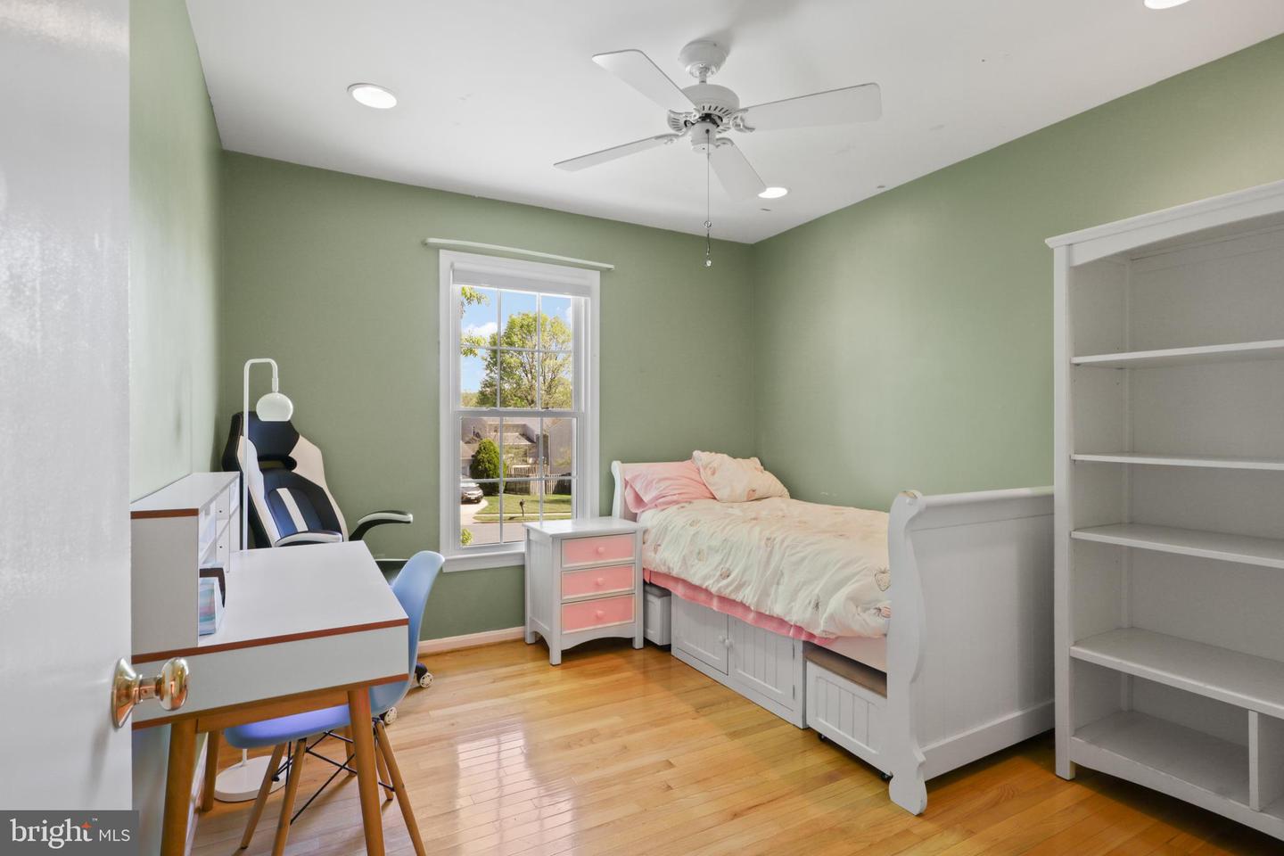 1602 BLACKSMITH LN, HERNDON, Virginia 20170, 5 Bedrooms Bedrooms, ,3 BathroomsBathrooms,Residential,For sale,1602 BLACKSMITH LN,VAFX2237040 MLS # VAFX2237040