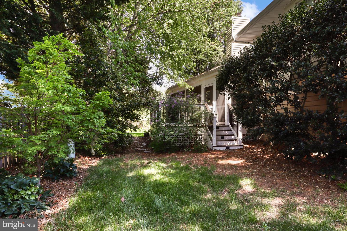 1602 BLACKSMITH LN, HERNDON, Virginia 20170, 5 Bedrooms Bedrooms, ,3 BathroomsBathrooms,Residential,For sale,1602 BLACKSMITH LN,VAFX2237040 MLS # VAFX2237040