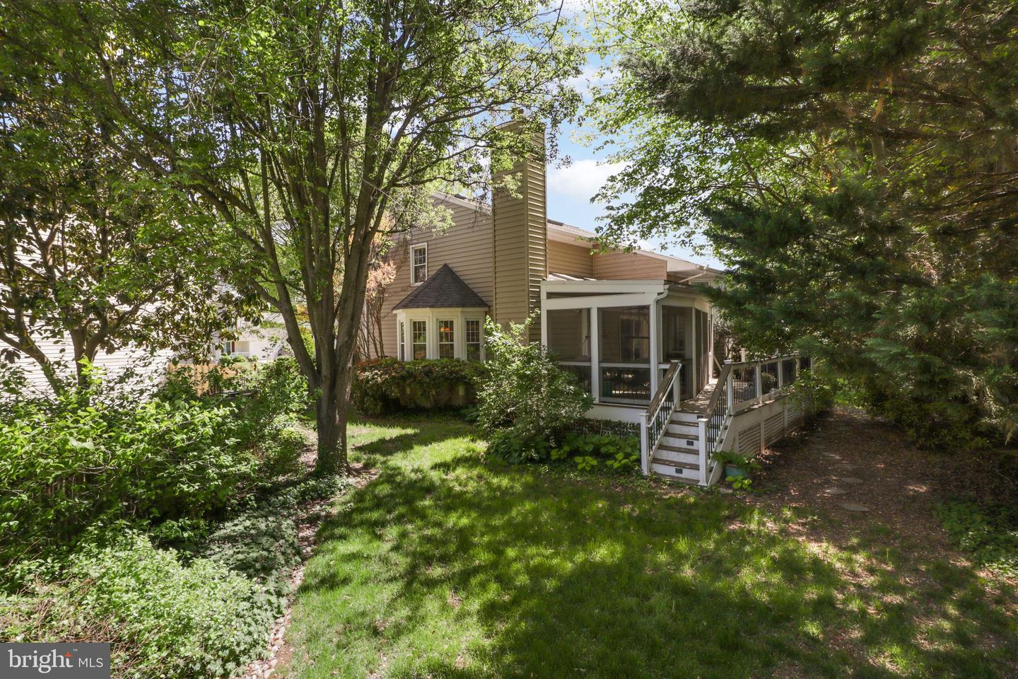 1602 BLACKSMITH LN, HERNDON, Virginia 20170, 5 Bedrooms Bedrooms, ,3 BathroomsBathrooms,Residential,For sale,1602 BLACKSMITH LN,VAFX2237040 MLS # VAFX2237040