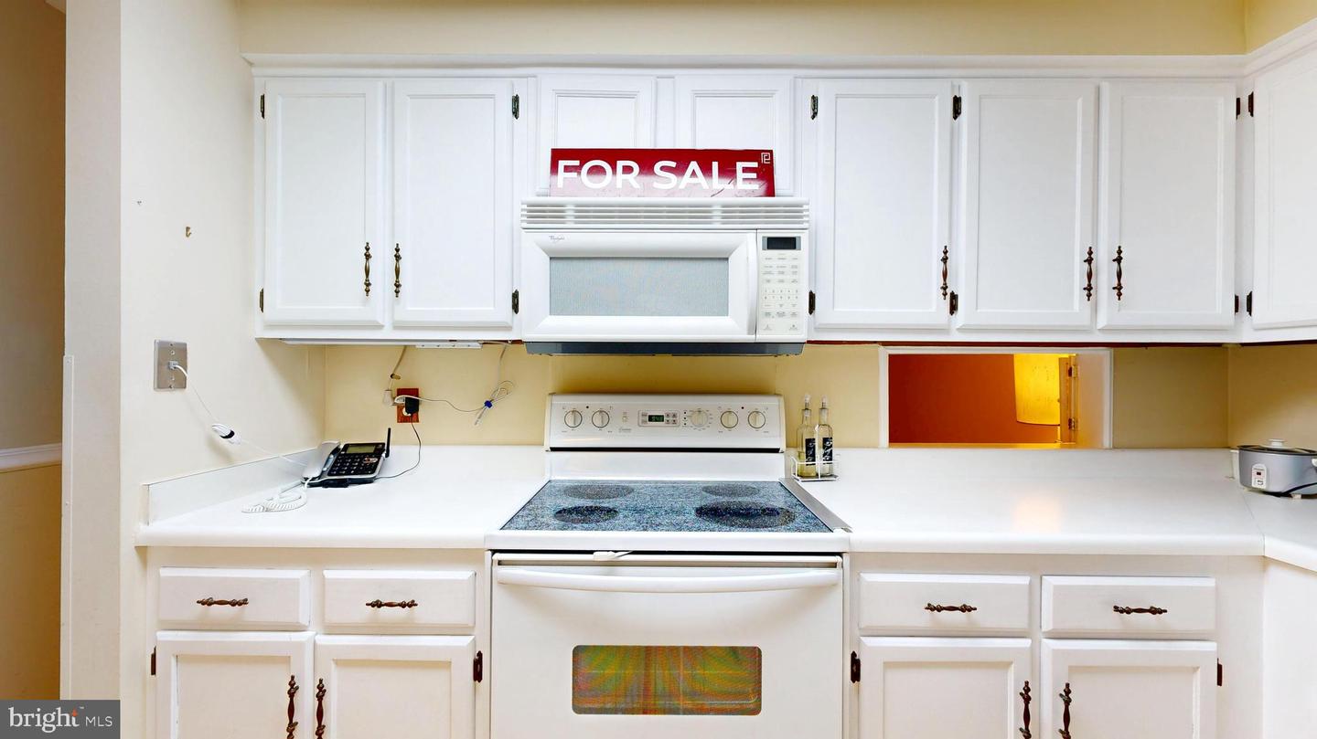 732 HUNTER CT SW, VIENNA, Virginia 22180, 3 Bedrooms Bedrooms, ,2 BathroomsBathrooms,Residential,For sale,732 HUNTER CT SW,VAFX2238326 MLS # VAFX2238326