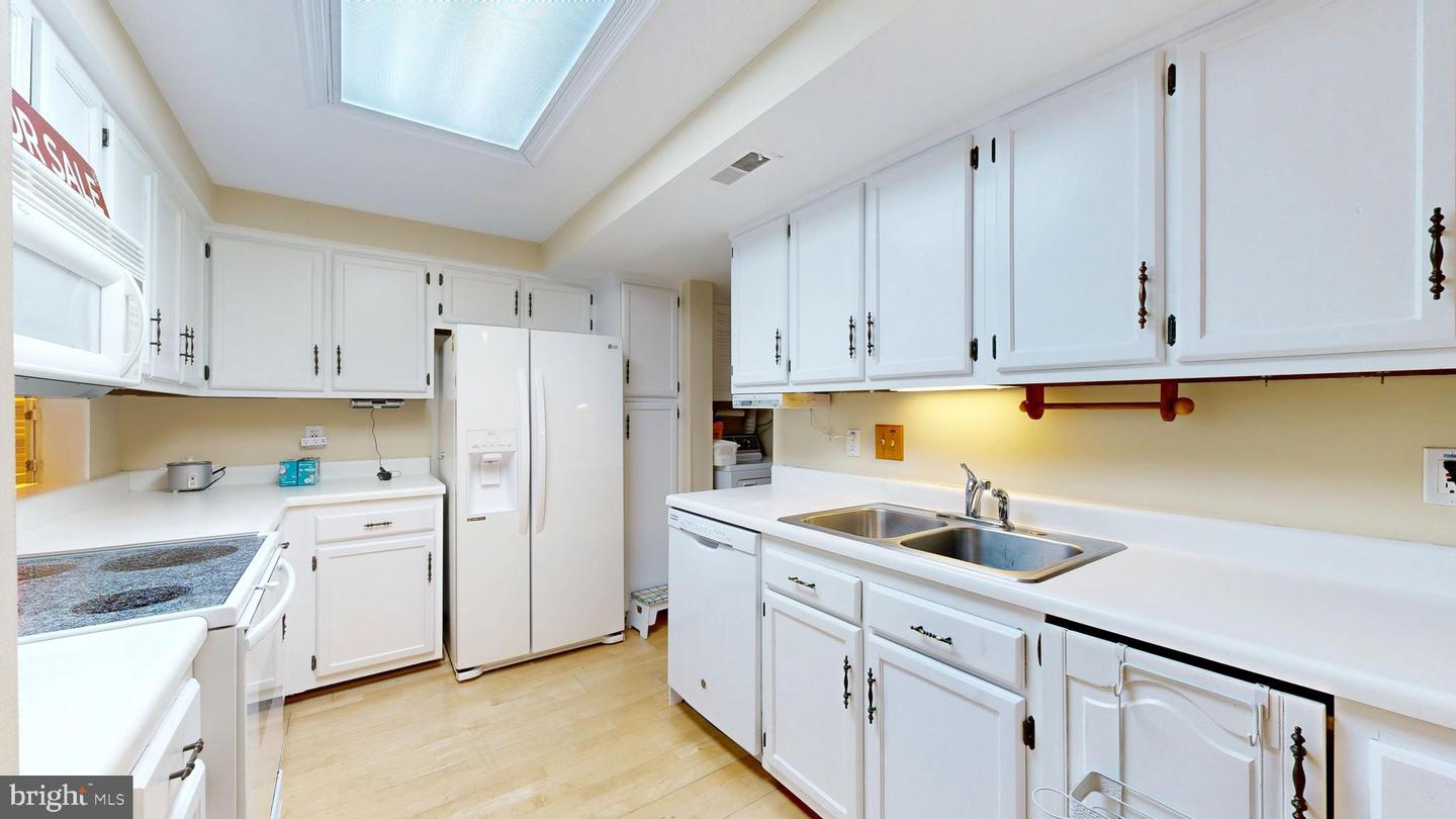732 HUNTER CT SW, VIENNA, Virginia 22180, 3 Bedrooms Bedrooms, ,2 BathroomsBathrooms,Residential,For sale,732 HUNTER CT SW,VAFX2238326 MLS # VAFX2238326
