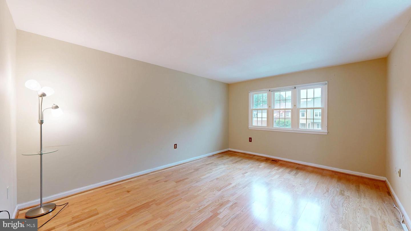 732 HUNTER CT SW, VIENNA, Virginia 22180, 3 Bedrooms Bedrooms, ,2 BathroomsBathrooms,Residential,For sale,732 HUNTER CT SW,VAFX2238326 MLS # VAFX2238326