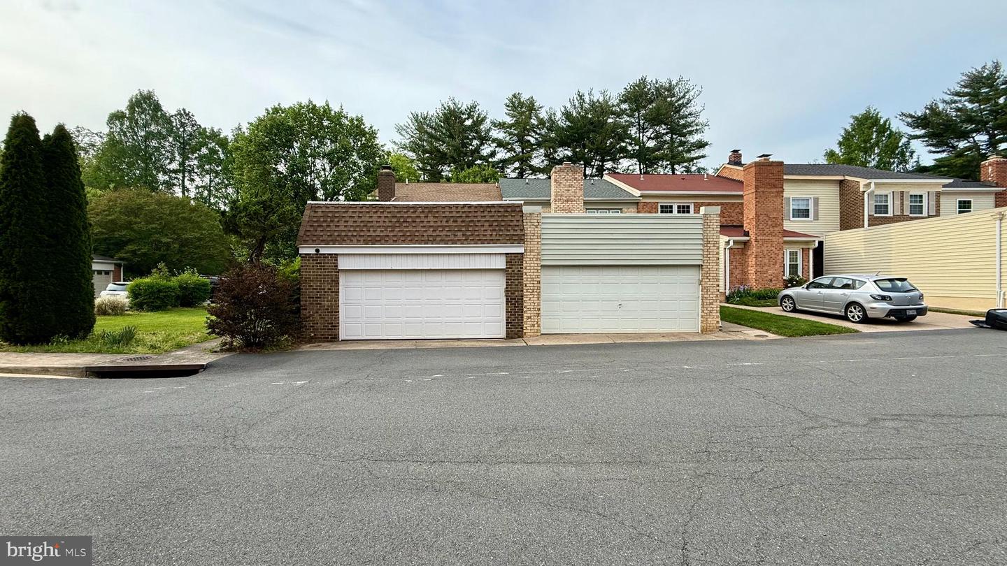 732 HUNTER CT SW, VIENNA, Virginia 22180, 3 Bedrooms Bedrooms, ,2 BathroomsBathrooms,Residential,For sale,732 HUNTER CT SW,VAFX2238326 MLS # VAFX2238326