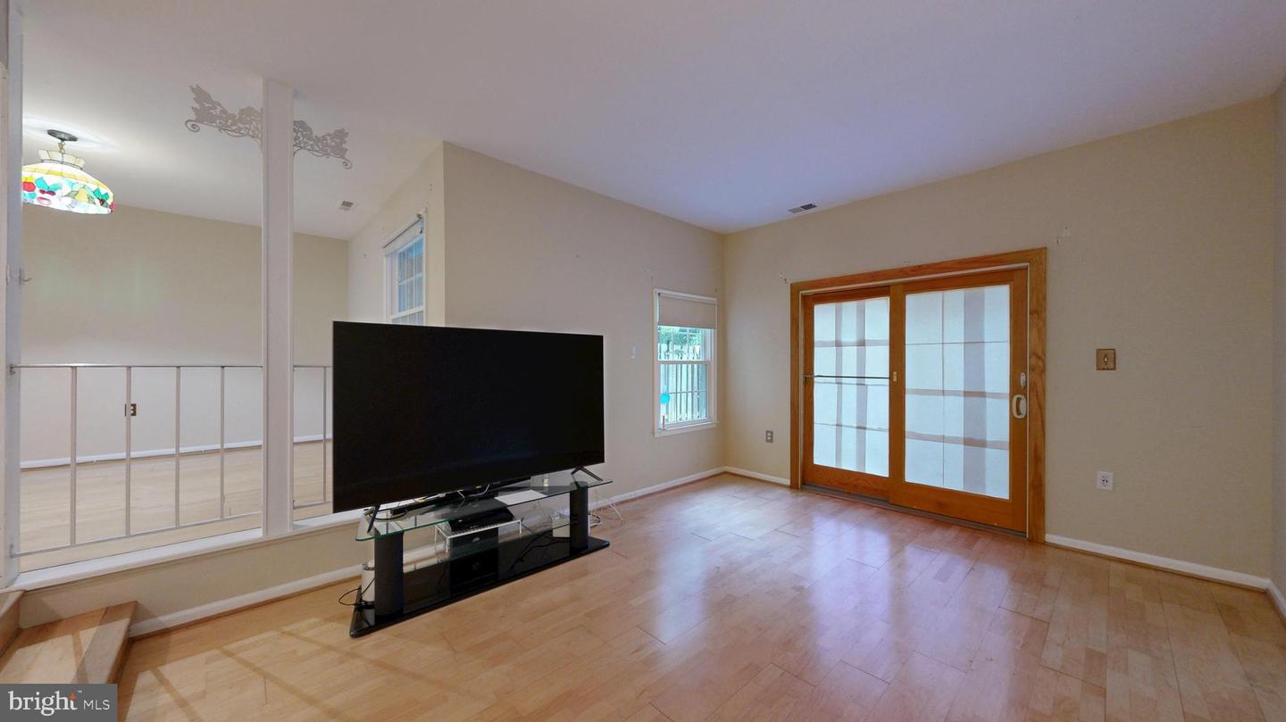 732 HUNTER CT SW, VIENNA, Virginia 22180, 3 Bedrooms Bedrooms, ,2 BathroomsBathrooms,Residential,For sale,732 HUNTER CT SW,VAFX2238326 MLS # VAFX2238326