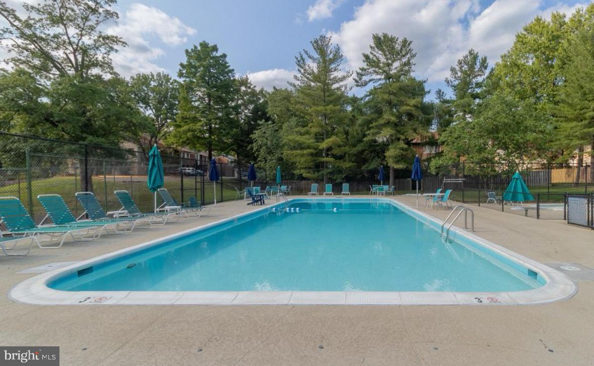 732 HUNTER CT SW, VIENNA, Virginia 22180, 3 Bedrooms Bedrooms, ,2 BathroomsBathrooms,Residential,For sale,732 HUNTER CT SW,VAFX2238326 MLS # VAFX2238326