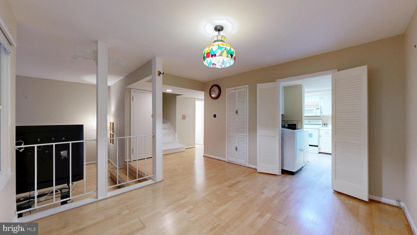 732 HUNTER CT SW, VIENNA, Virginia 22180, 3 Bedrooms Bedrooms, ,2 BathroomsBathrooms,Residential,For sale,732 HUNTER CT SW,VAFX2238326 MLS # VAFX2238326