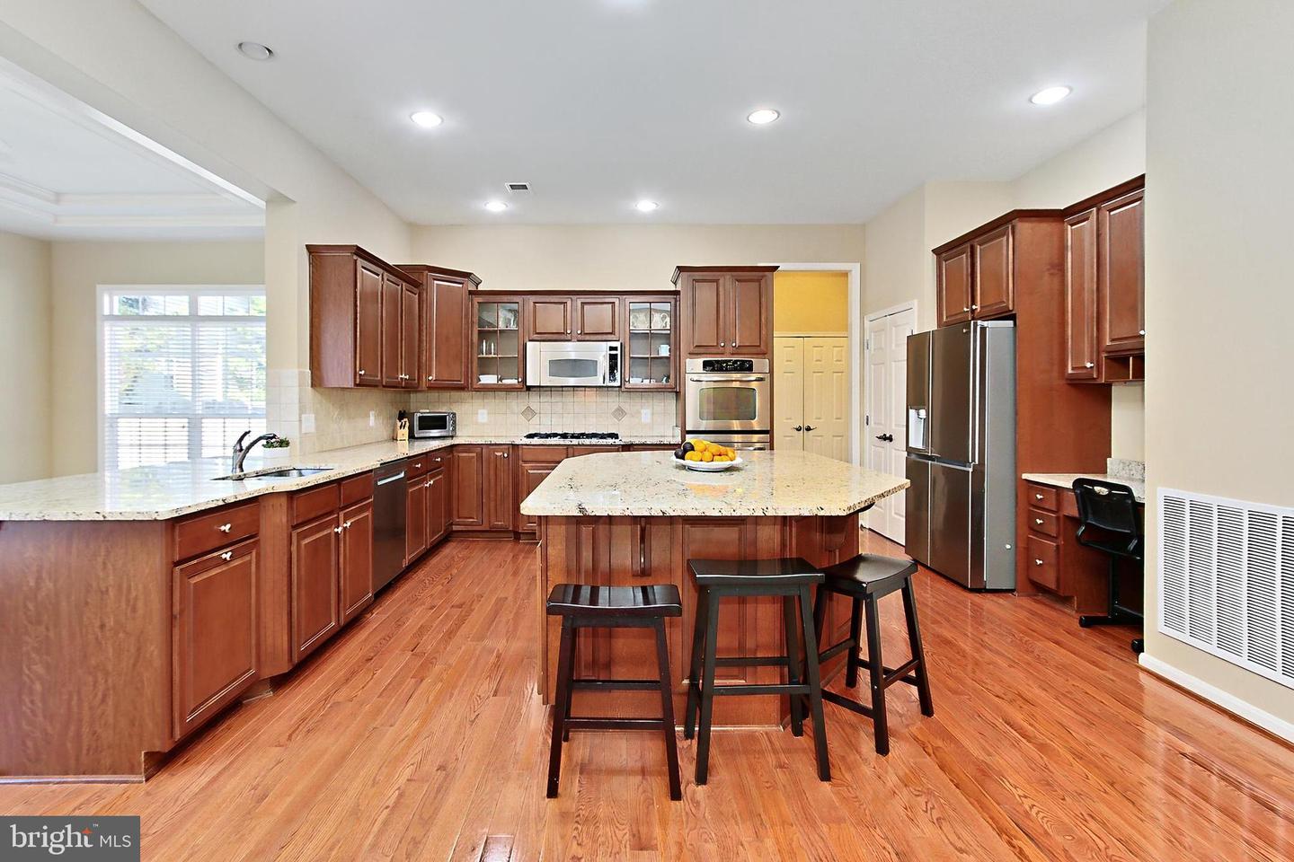 14903 MARLBANK PL, HAYMARKET, Virginia 20169, 4 Bedrooms Bedrooms, ,4 BathroomsBathrooms,Residential,For sale,14903 MARLBANK PL,VAPW2093838 MLS # VAPW2093838