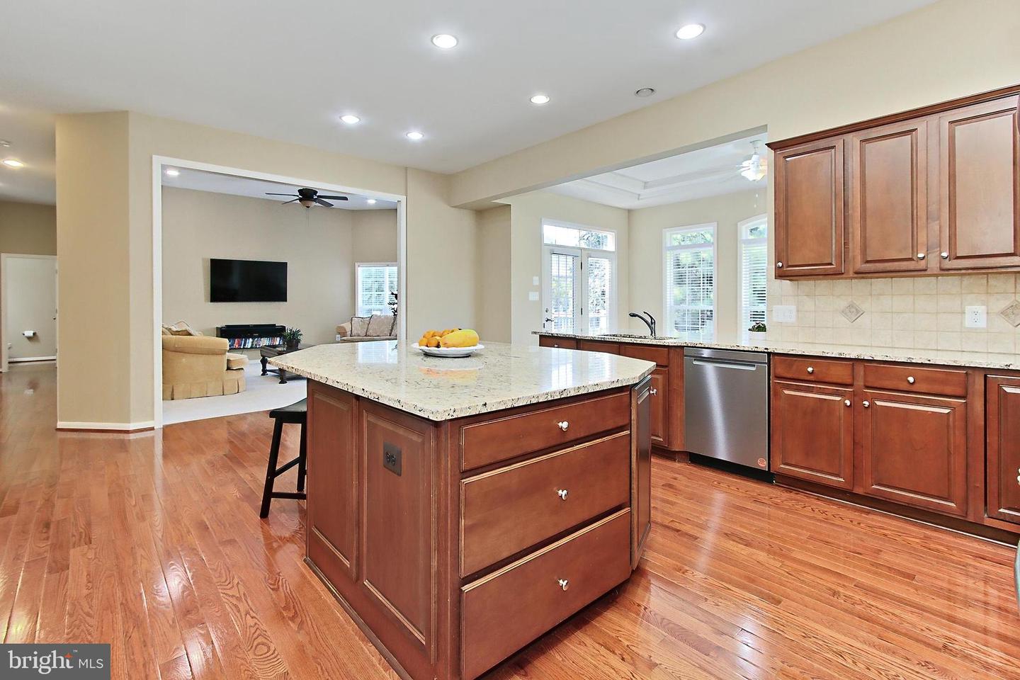 14903 MARLBANK PL, HAYMARKET, Virginia 20169, 4 Bedrooms Bedrooms, ,4 BathroomsBathrooms,Residential,For sale,14903 MARLBANK PL,VAPW2093838 MLS # VAPW2093838
