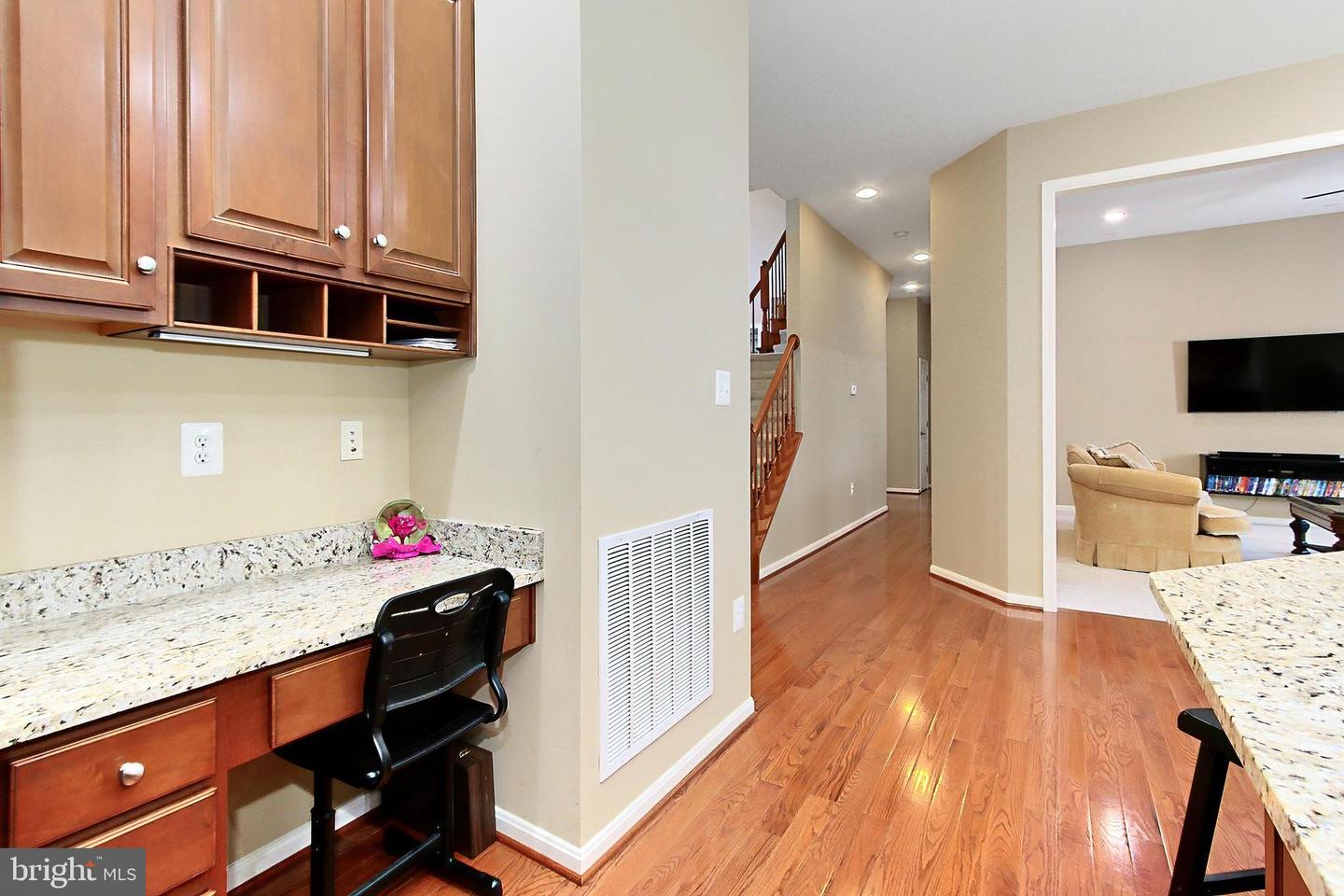 14903 MARLBANK PL, HAYMARKET, Virginia 20169, 4 Bedrooms Bedrooms, ,4 BathroomsBathrooms,Residential,For sale,14903 MARLBANK PL,VAPW2093838 MLS # VAPW2093838