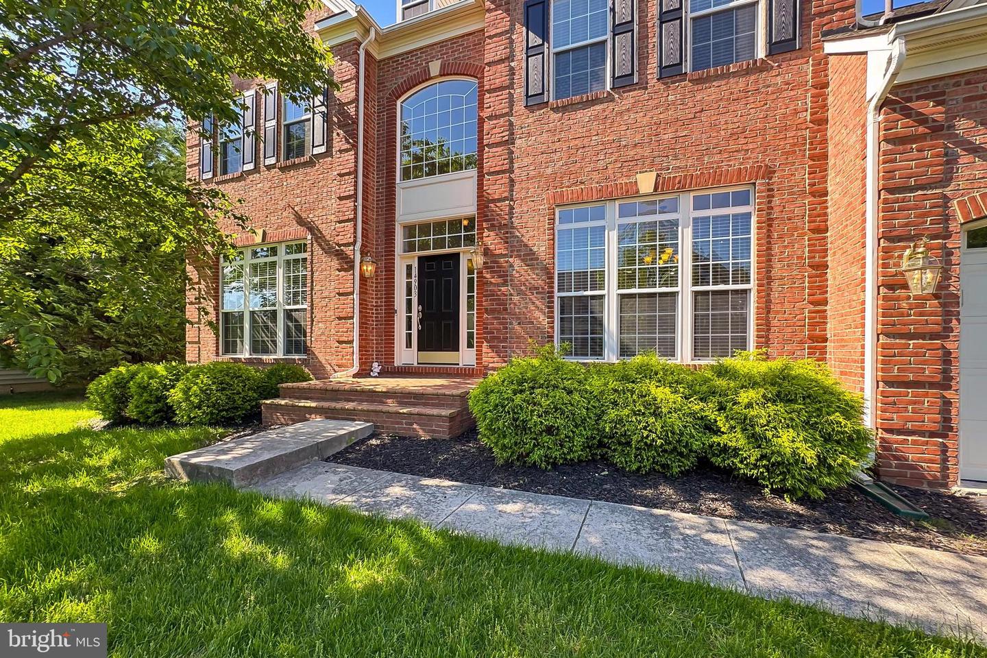 14903 MARLBANK PL, HAYMARKET, Virginia 20169, 4 Bedrooms Bedrooms, ,4 BathroomsBathrooms,Residential,For sale,14903 MARLBANK PL,VAPW2093838 MLS # VAPW2093838