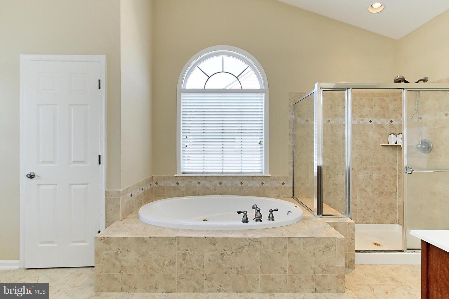 14903 MARLBANK PL, HAYMARKET, Virginia 20169, 4 Bedrooms Bedrooms, ,4 BathroomsBathrooms,Residential,For sale,14903 MARLBANK PL,VAPW2093838 MLS # VAPW2093838