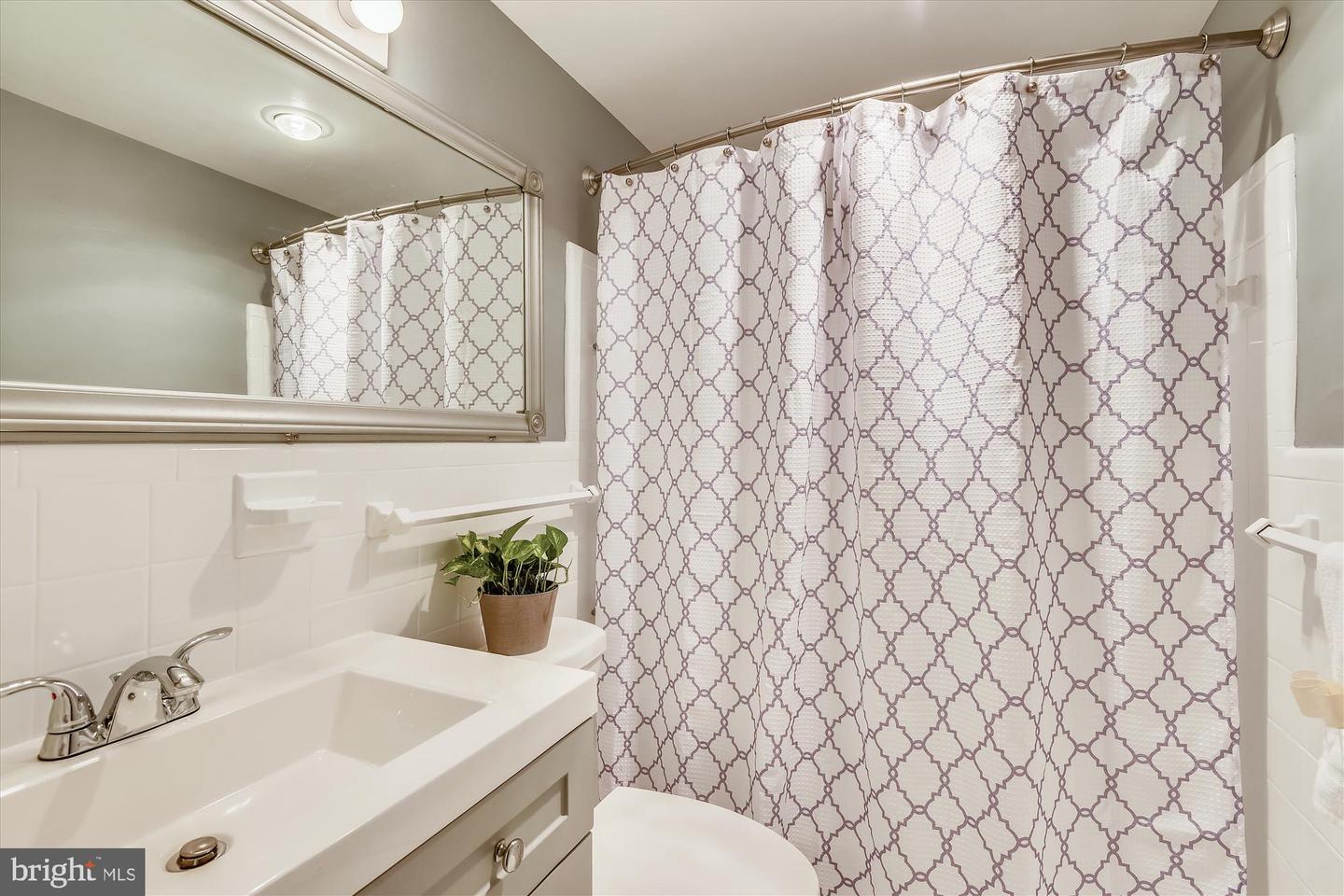 6621 WAKEFIELD DR #416, ALEXANDRIA, Virginia 22307, 2 Bedrooms Bedrooms, ,1 BathroomBathrooms,Residential,For sale,6621 WAKEFIELD DR #416,VAFX2239054 MLS # VAFX2239054