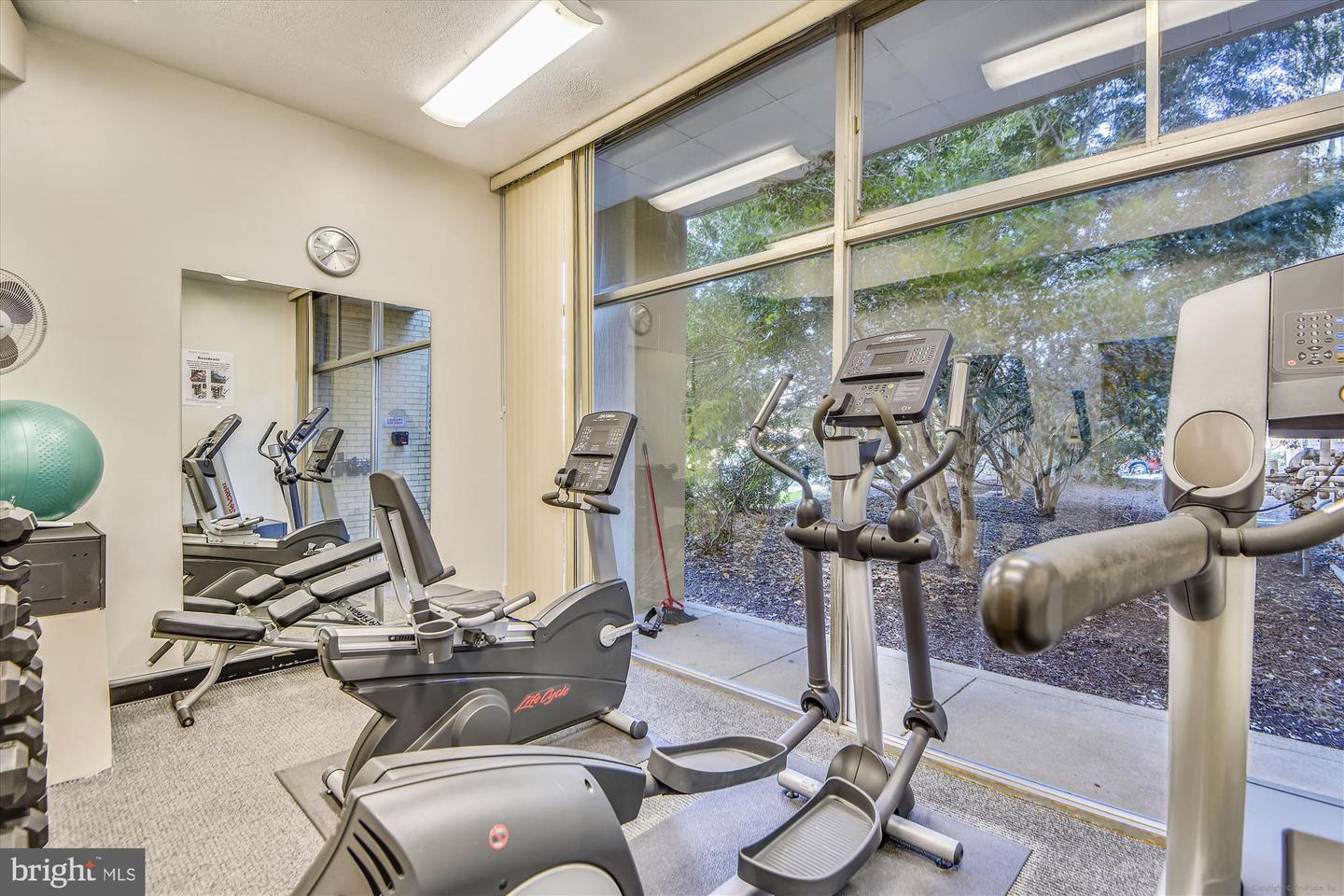 6621 WAKEFIELD DR #416, ALEXANDRIA, Virginia 22307, 2 Bedrooms Bedrooms, ,1 BathroomBathrooms,Residential,For sale,6621 WAKEFIELD DR #416,VAFX2239054 MLS # VAFX2239054