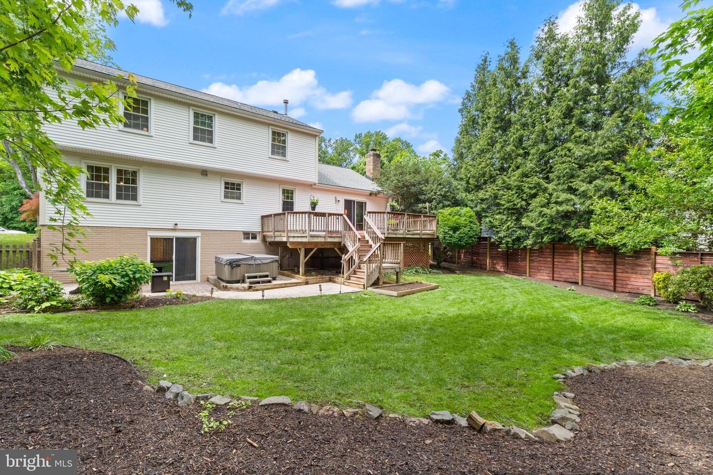 13441 MELVILLE LN, CHANTILLY, Virginia 20151, 4 Bedrooms Bedrooms, ,2 BathroomsBathrooms,Residential,For sale,13441 MELVILLE LN,VAFX2239274 MLS # VAFX2239274