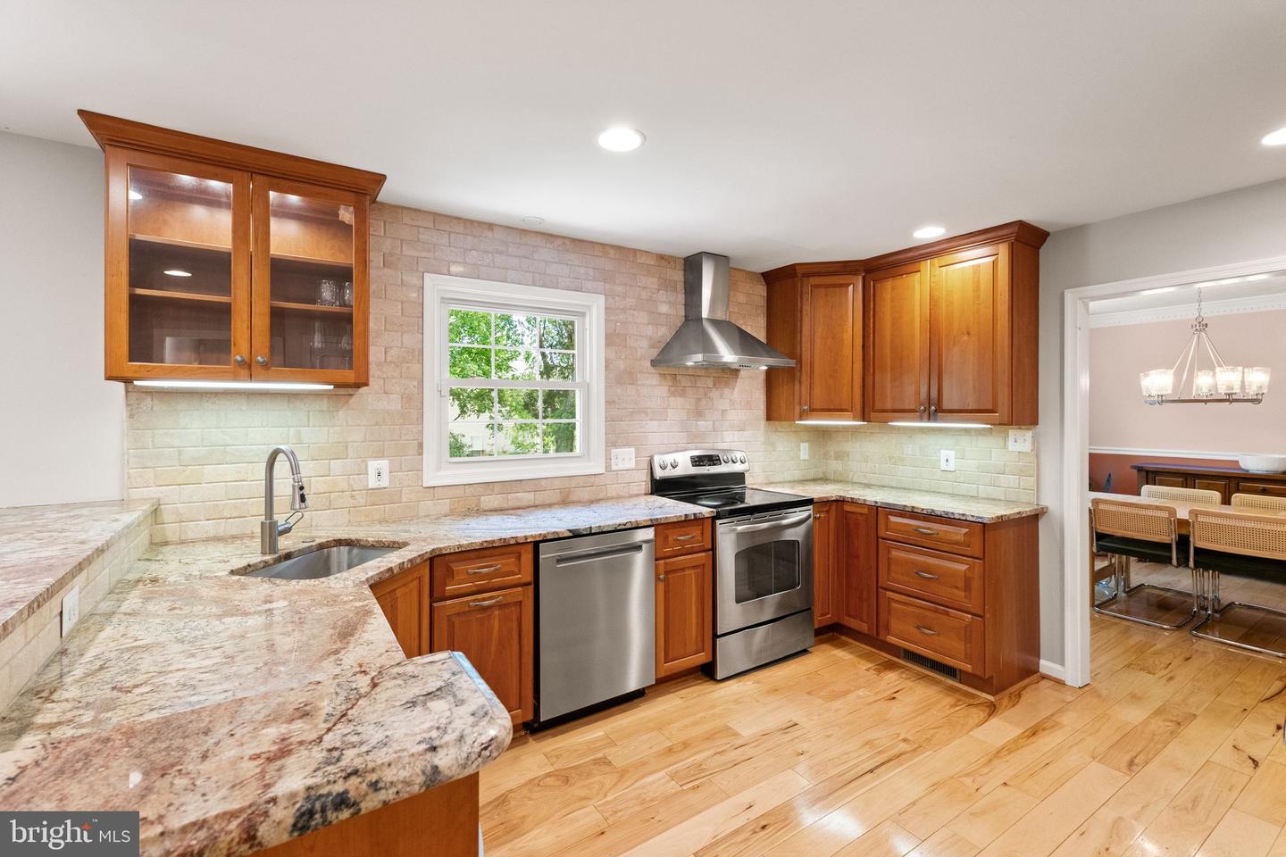 13441 MELVILLE LN, CHANTILLY, Virginia 20151, 4 Bedrooms Bedrooms, ,2 BathroomsBathrooms,Residential,For sale,13441 MELVILLE LN,VAFX2239274 MLS # VAFX2239274