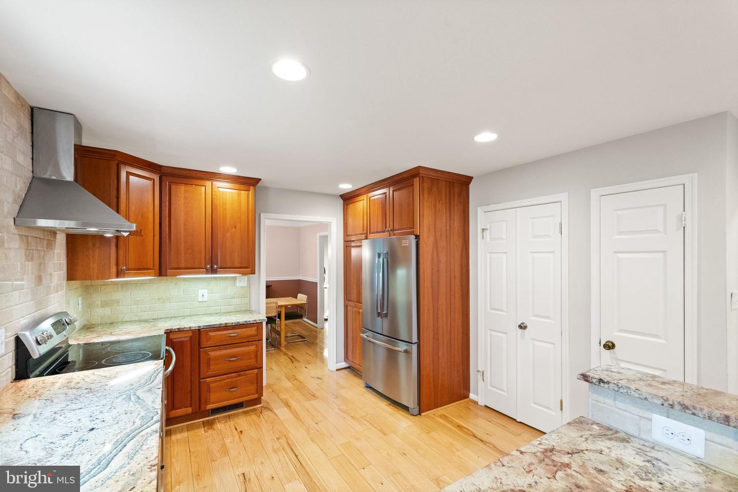 13441 MELVILLE LN, CHANTILLY, Virginia 20151, 4 Bedrooms Bedrooms, ,2 BathroomsBathrooms,Residential,For sale,13441 MELVILLE LN,VAFX2239274 MLS # VAFX2239274