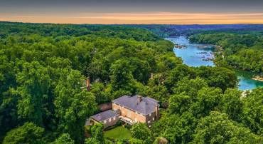 609 RIVERCREST DR, MCLEAN, Virginia 22101, 5 Bedrooms Bedrooms, 25 Rooms Rooms,5 BathroomsBathrooms,Residential,For sale,609 RIVERCREST DR,VAFX2239770 MLS # VAFX2239770