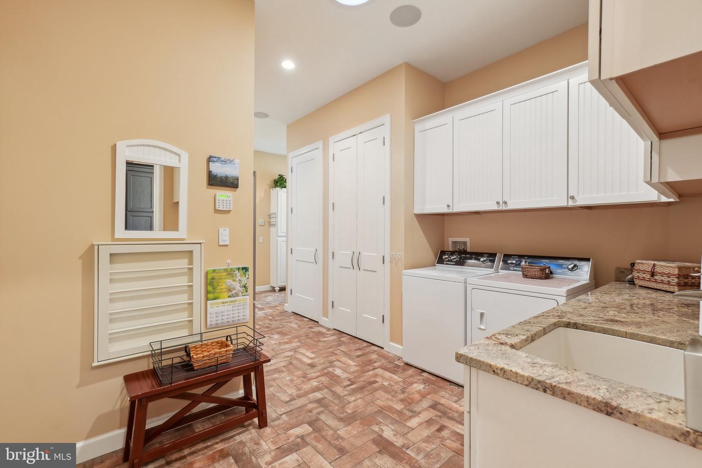 18503 PARK MEADOW CT, LEESBURG, Virginia 20175, 6 Bedrooms Bedrooms, ,7 BathroomsBathrooms,Residential,For sale,18503 PARK MEADOW CT,VALO2096348 MLS # VALO2096348