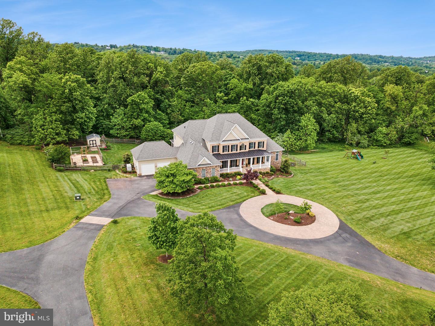 18503 PARK MEADOW CT, LEESBURG, Virginia 20175, 6 Bedrooms Bedrooms, ,7 BathroomsBathrooms,Residential,For sale,18503 PARK MEADOW CT,VALO2096348 MLS # VALO2096348