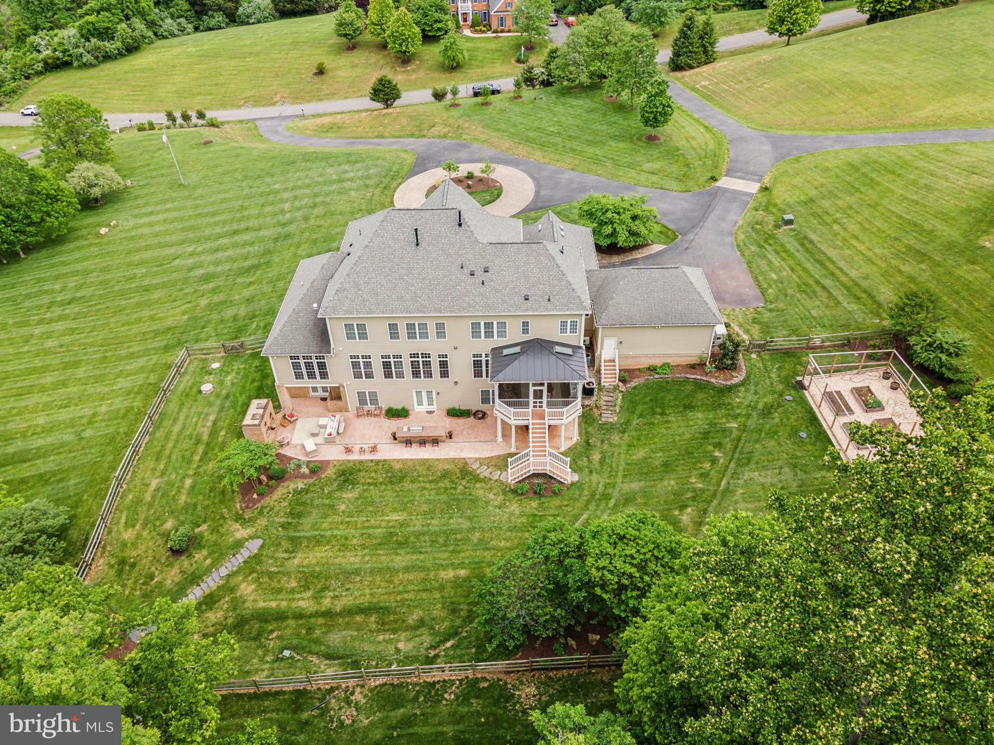 18503 PARK MEADOW CT, LEESBURG, Virginia 20175, 6 Bedrooms Bedrooms, ,7 BathroomsBathrooms,Residential,For sale,18503 PARK MEADOW CT,VALO2096348 MLS # VALO2096348