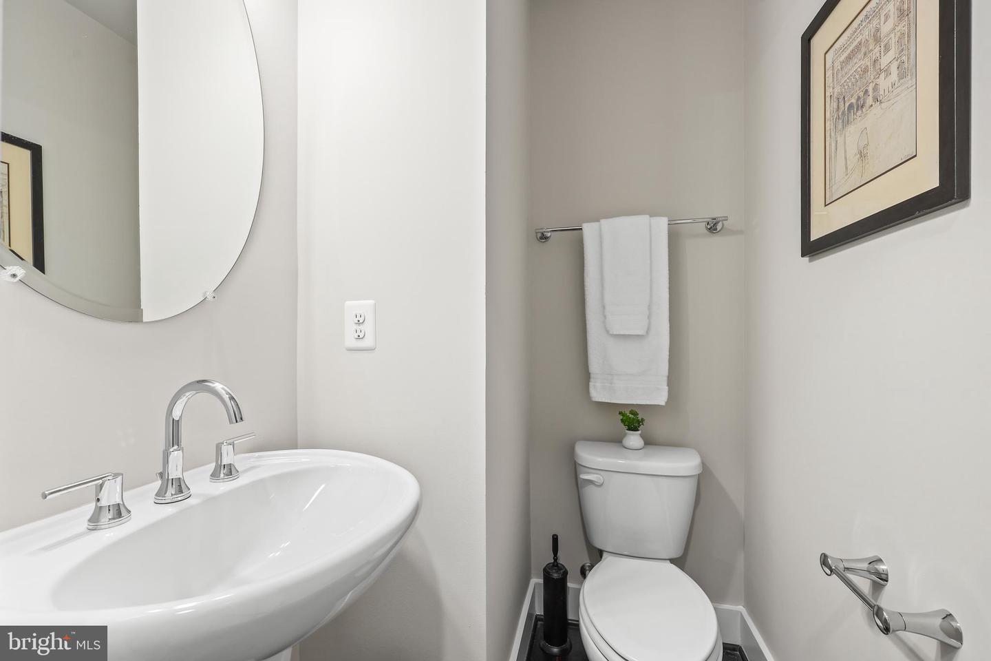 1334 S QUINN ST, ARLINGTON, Virginia 22204, 3 Bedrooms Bedrooms, ,3 BathroomsBathrooms,Residential,For sale,1334 S QUINN ST,VAAR2057424 MLS # VAAR2057424