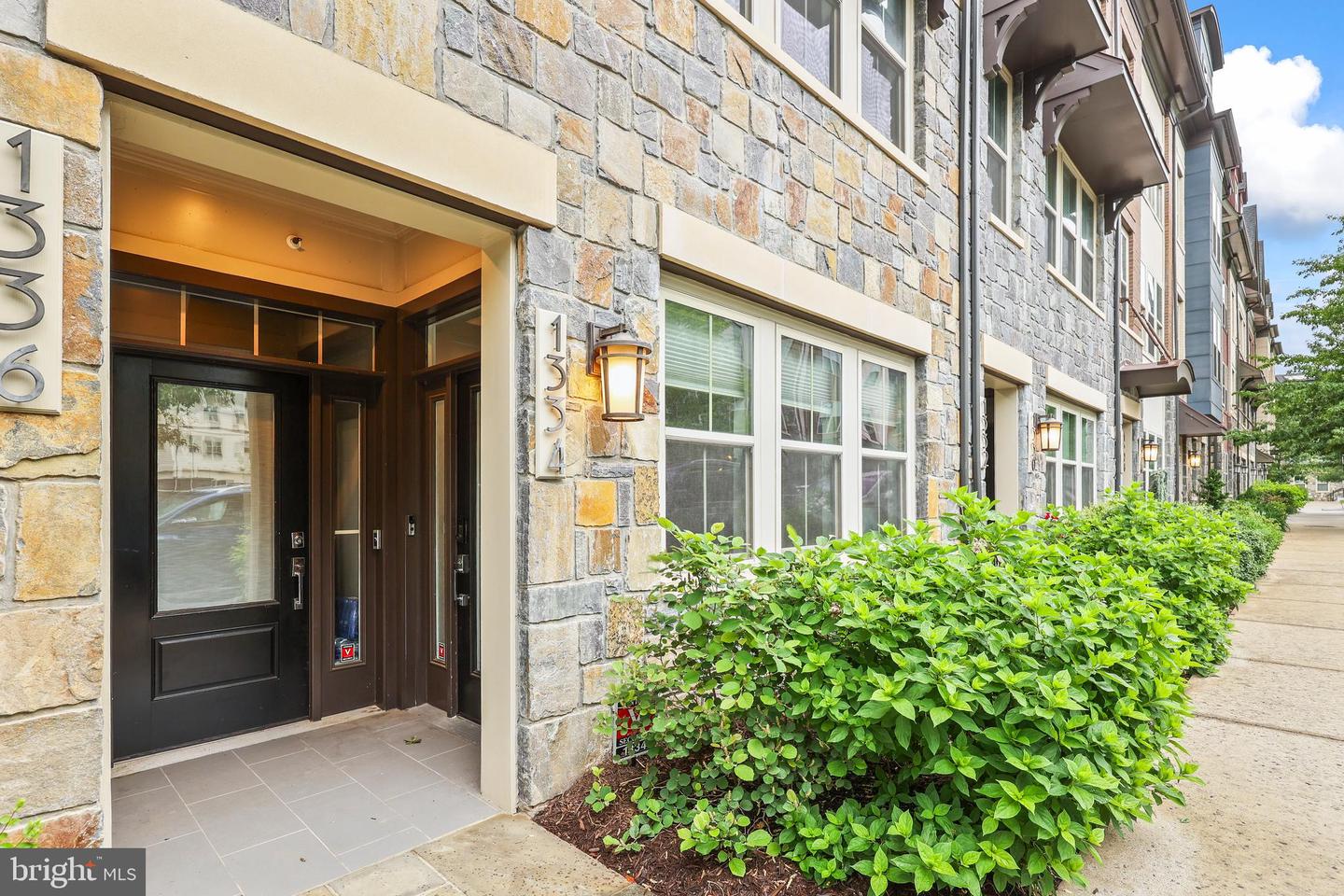 1334 S QUINN ST, ARLINGTON, Virginia 22204, 3 Bedrooms Bedrooms, ,3 BathroomsBathrooms,Residential,For sale,1334 S QUINN ST,VAAR2057424 MLS # VAAR2057424