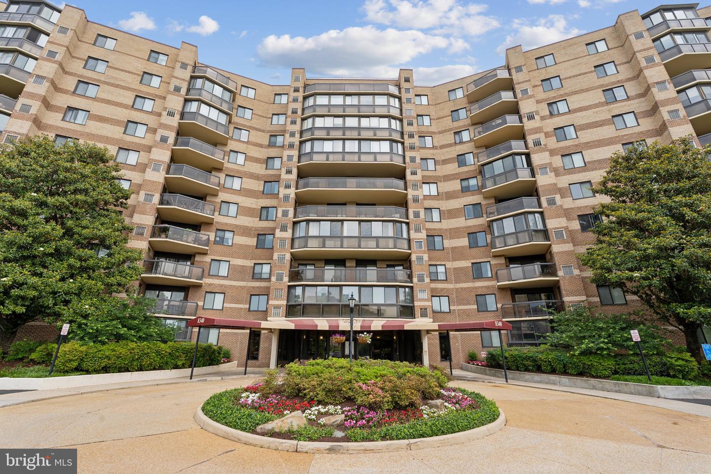 8340 GREENSBORO DR #401, MCLEAN, Virginia 22102, 3 Bedrooms Bedrooms, ,3 BathroomsBathrooms,Residential,For sale,8340 GREENSBORO DR #401,VAFX2240952 MLS # VAFX2240952