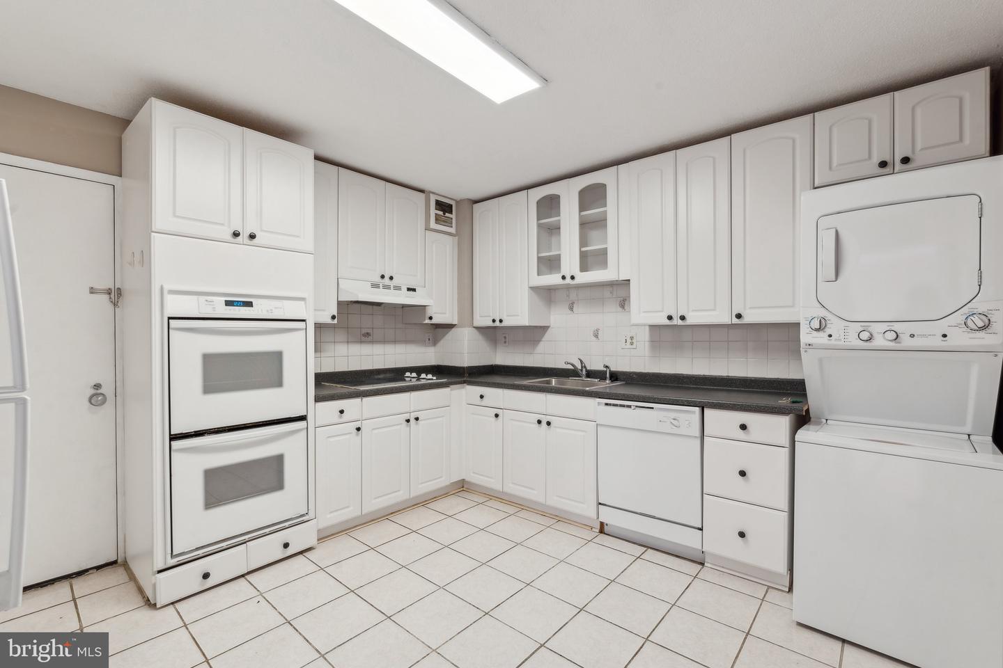 8340 GREENSBORO DR #401, MCLEAN, Virginia 22102, 3 Bedrooms Bedrooms, ,3 BathroomsBathrooms,Residential,For sale,8340 GREENSBORO DR #401,VAFX2240952 MLS # VAFX2240952