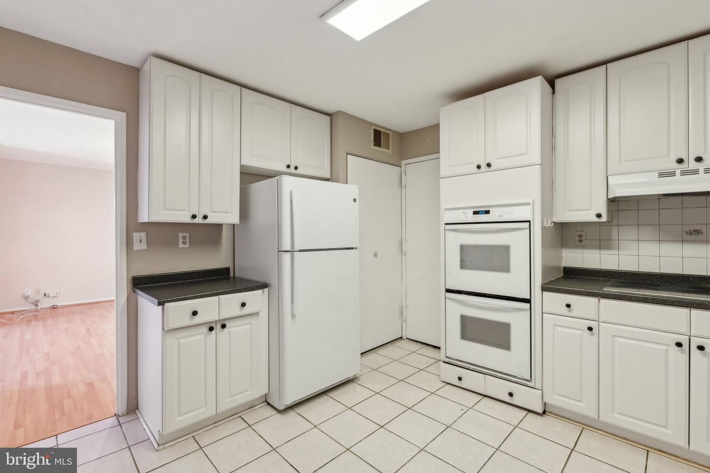 8340 GREENSBORO DR #401, MCLEAN, Virginia 22102, 3 Bedrooms Bedrooms, ,3 BathroomsBathrooms,Residential,For sale,8340 GREENSBORO DR #401,VAFX2240952 MLS # VAFX2240952