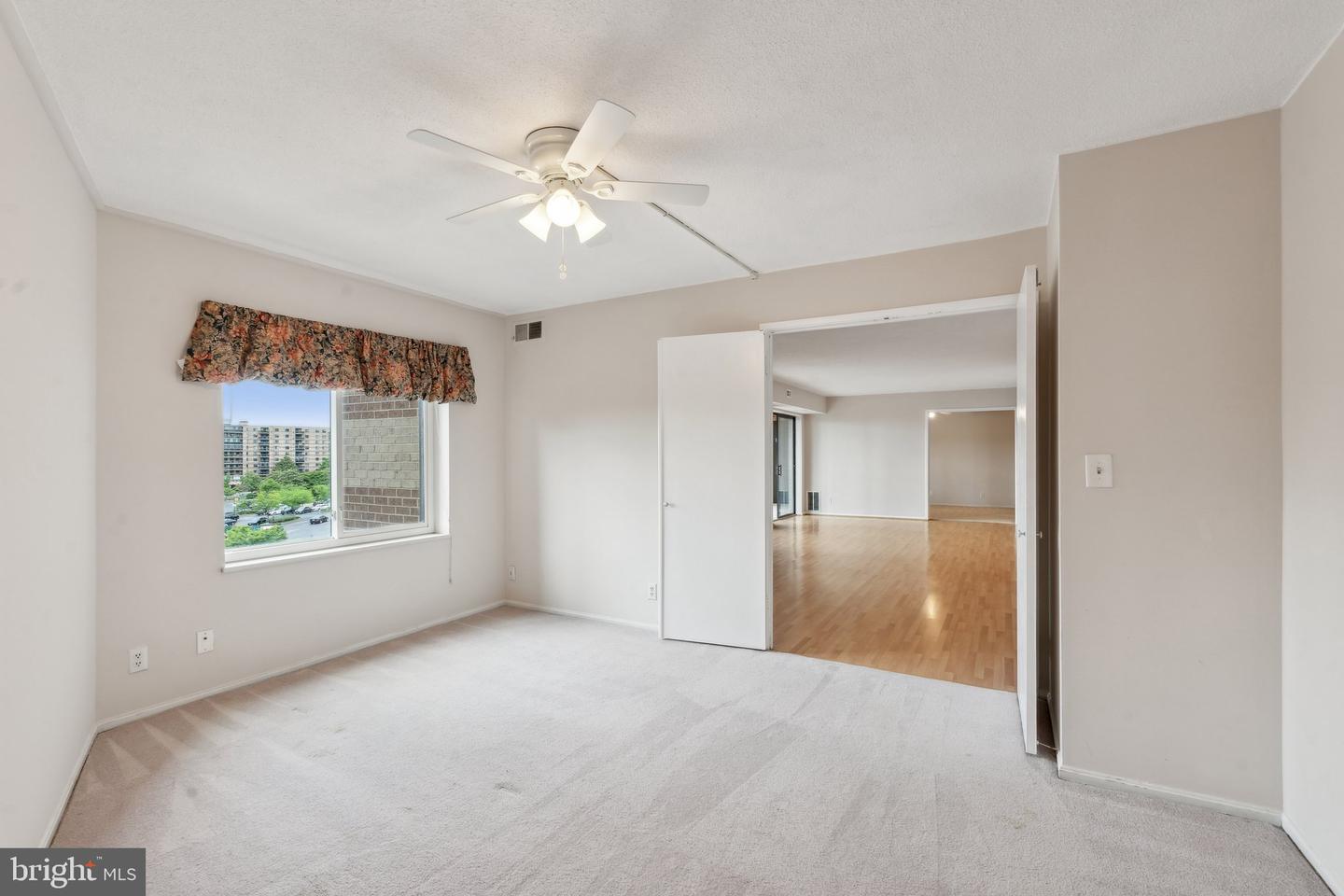 8340 GREENSBORO DR #401, MCLEAN, Virginia 22102, 3 Bedrooms Bedrooms, ,3 BathroomsBathrooms,Residential,For sale,8340 GREENSBORO DR #401,VAFX2240952 MLS # VAFX2240952