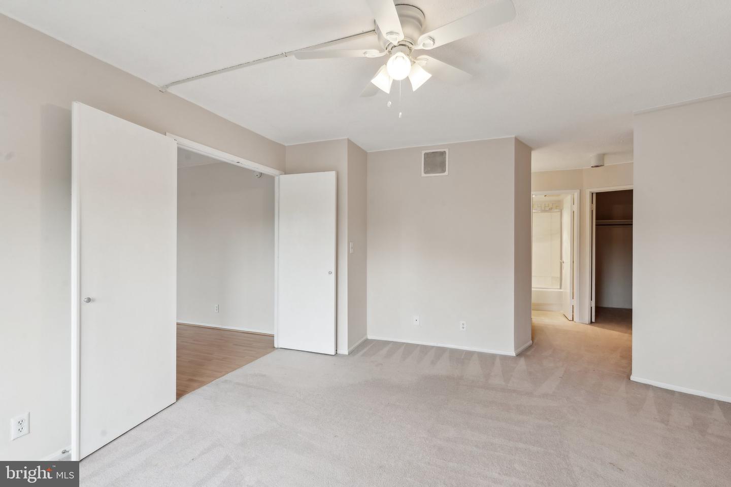 8340 GREENSBORO DR #401, MCLEAN, Virginia 22102, 3 Bedrooms Bedrooms, ,3 BathroomsBathrooms,Residential,For sale,8340 GREENSBORO DR #401,VAFX2240952 MLS # VAFX2240952