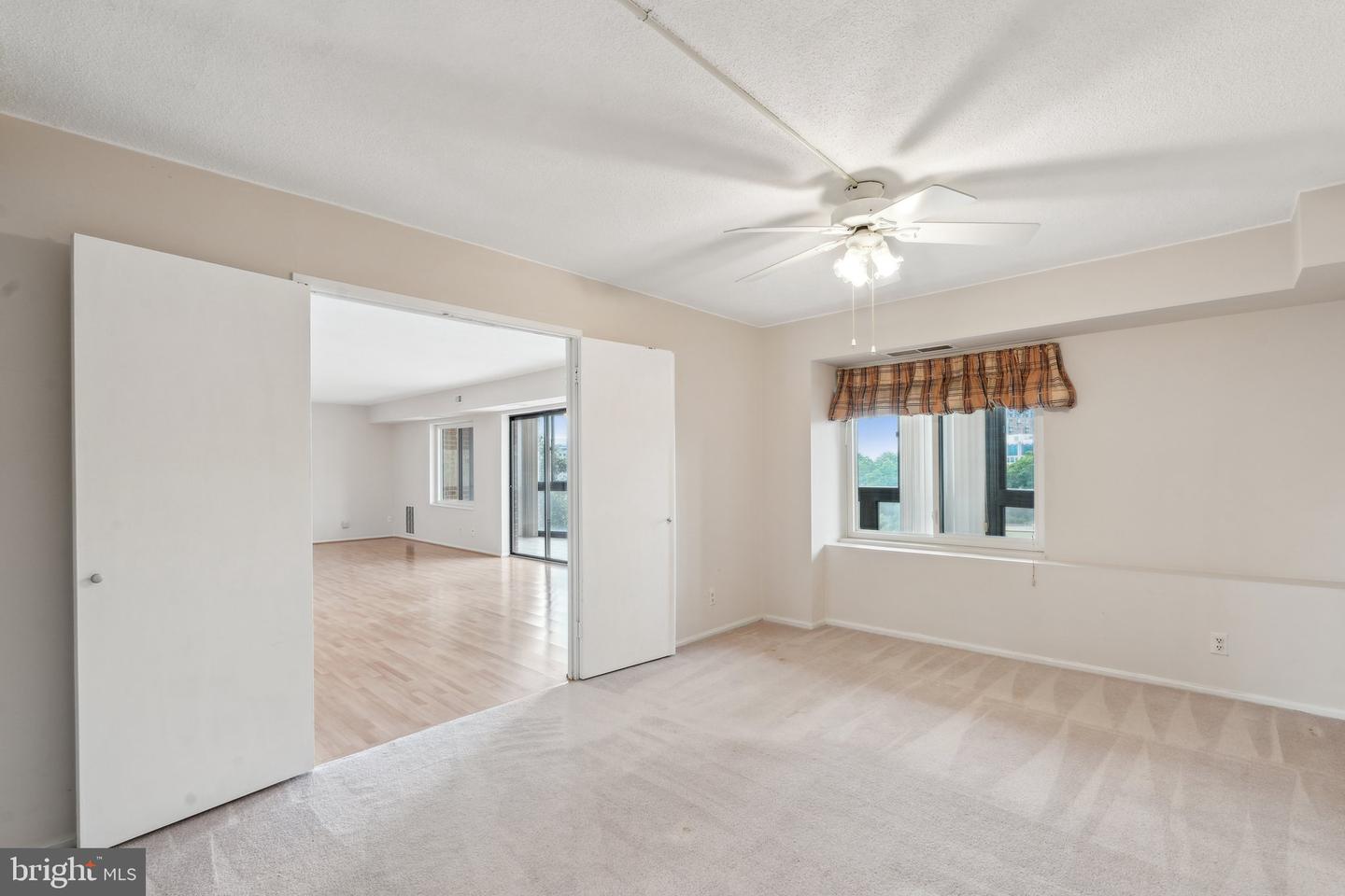 8340 GREENSBORO DR #401, MCLEAN, Virginia 22102, 3 Bedrooms Bedrooms, ,3 BathroomsBathrooms,Residential,For sale,8340 GREENSBORO DR #401,VAFX2240952 MLS # VAFX2240952