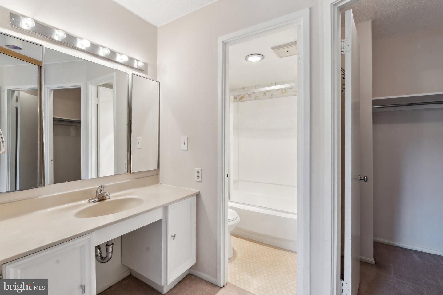8340 GREENSBORO DR #401, MCLEAN, Virginia 22102, 3 Bedrooms Bedrooms, ,3 BathroomsBathrooms,Residential,For sale,8340 GREENSBORO DR #401,VAFX2240952 MLS # VAFX2240952