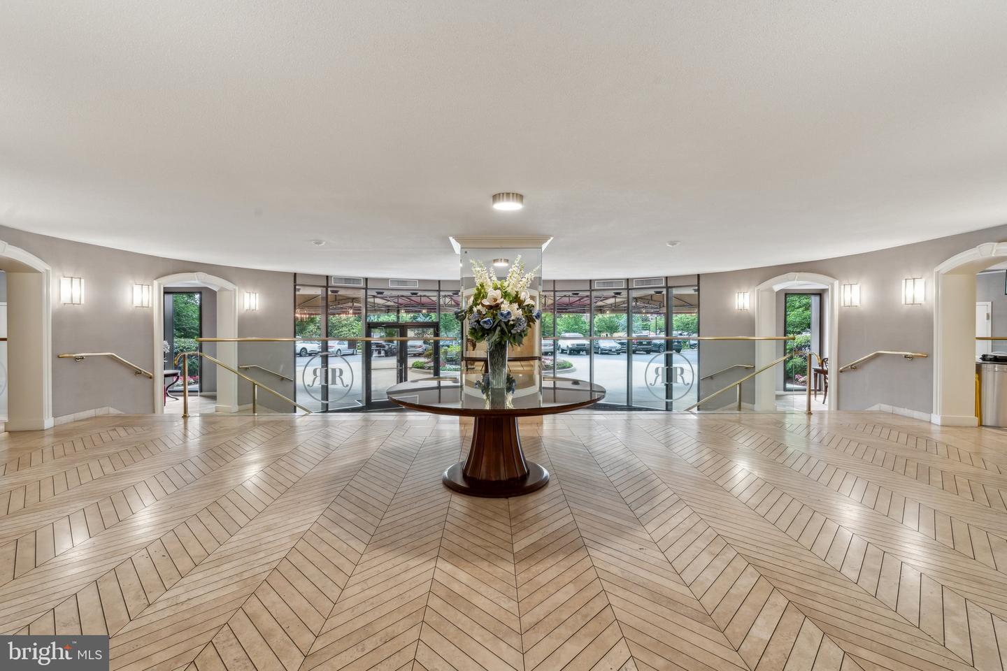 8340 GREENSBORO DR #401, MCLEAN, Virginia 22102, 3 Bedrooms Bedrooms, ,3 BathroomsBathrooms,Residential,For sale,8340 GREENSBORO DR #401,VAFX2240952 MLS # VAFX2240952