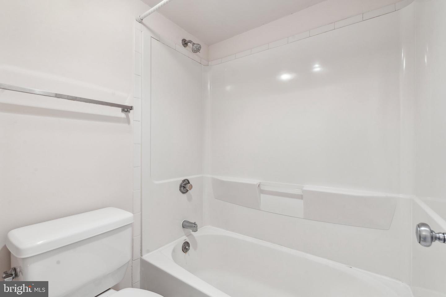 8340 GREENSBORO DR #401, MCLEAN, Virginia 22102, 3 Bedrooms Bedrooms, ,3 BathroomsBathrooms,Residential,For sale,8340 GREENSBORO DR #401,VAFX2240952 MLS # VAFX2240952