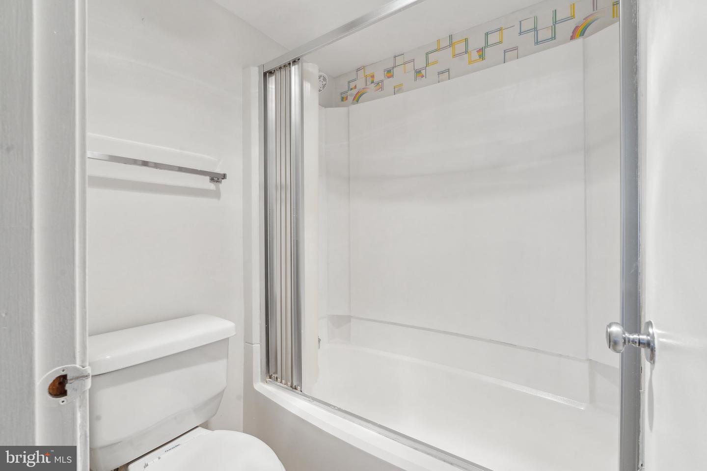 8340 GREENSBORO DR #401, MCLEAN, Virginia 22102, 3 Bedrooms Bedrooms, ,3 BathroomsBathrooms,Residential,For sale,8340 GREENSBORO DR #401,VAFX2240952 MLS # VAFX2240952
