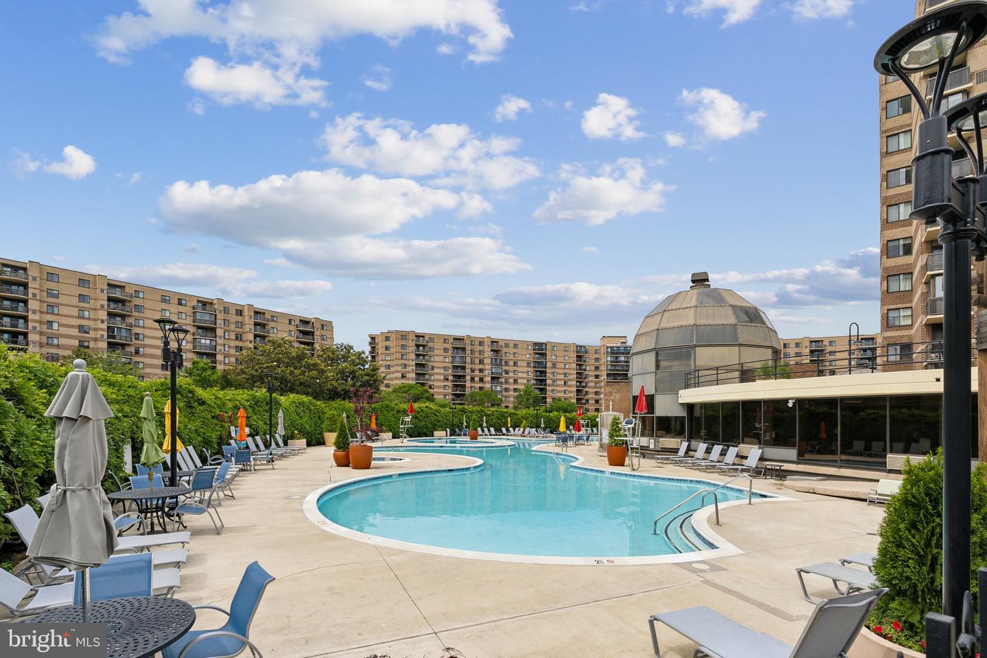 8340 GREENSBORO DR #401, MCLEAN, Virginia 22102, 3 Bedrooms Bedrooms, ,3 BathroomsBathrooms,Residential,For sale,8340 GREENSBORO DR #401,VAFX2240952 MLS # VAFX2240952