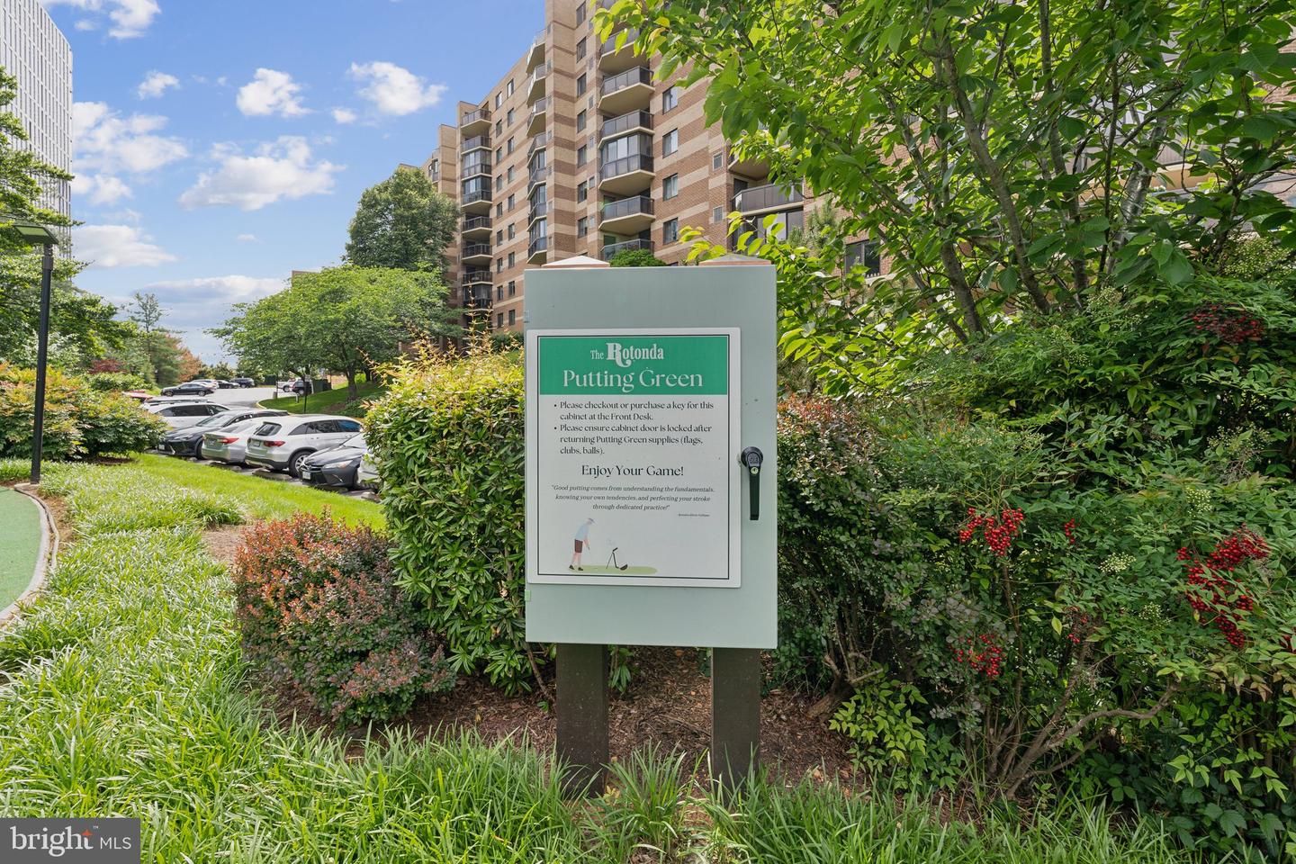 8340 GREENSBORO DR #401, MCLEAN, Virginia 22102, 3 Bedrooms Bedrooms, ,3 BathroomsBathrooms,Residential,For sale,8340 GREENSBORO DR #401,VAFX2240952 MLS # VAFX2240952