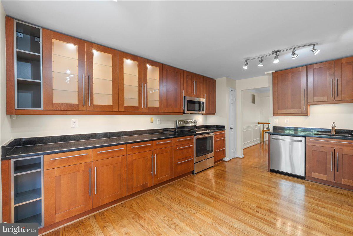 4516 4TH RD N, ARLINGTON, Virginia 22203, 3 Bedrooms Bedrooms, ,3 BathroomsBathrooms,Residential,For sale,4516 4TH RD N,VAAR2057496 MLS # VAAR2057496