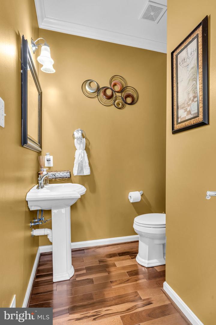 8600 DUTCHMAN CT, MANASSAS, Virginia 20110, 5 Bedrooms Bedrooms, ,4 BathroomsBathrooms,Residential,For sale,8600 DUTCHMAN CT,VAMN2008338 MLS # VAMN2008338